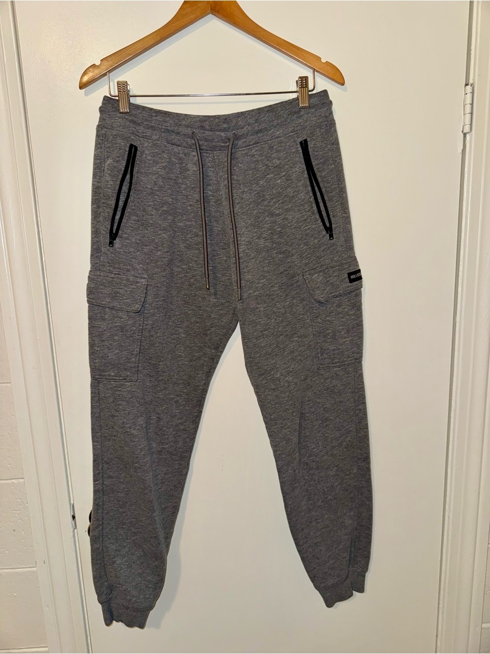 Hollister Women’s Gray Cargo Jogger Pants - Medium Tall